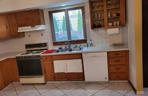 Bordentown Casa | Peaceful private 4 Bedroom Residential Home with serenity park like setting