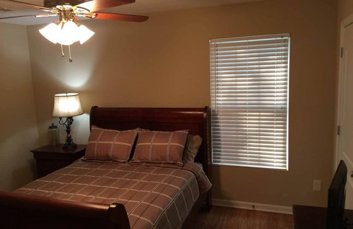 Elizabethtown Apartamento | Peaceful Private and Safe 1 bedroom Elizabethtown apartment