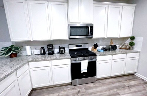 Anna Casa | Peaceful Quiet Clean Suite Private in a house attached full bathroom.