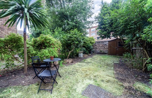 South Camberwell Casa | Peaceful Renovated 5BDR house w/garden | Smarthost