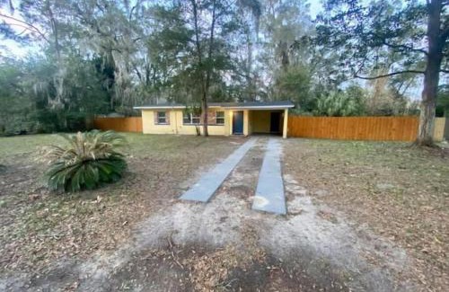 Gainesville Casa | Peaceful renovated house centrally located