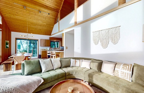 Westport Casa | Peaceful Retreat w/ View, Steps to Beach and Dog Friendly