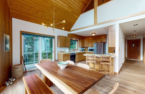 Westport Casa | Peaceful Retreat w/ View, Steps to Beach and Dog Friendly