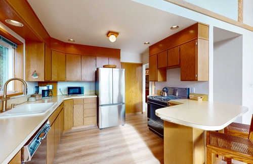 Westport Casa | Peaceful Retreat w/ View, Steps to Beach and Dog Friendly