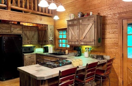 Garfield Cabina | Peaceful, Secluded Cabin near Beaver Lake