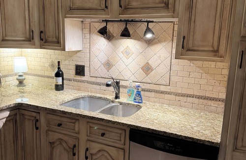 Florence Casa | Peaceful Shoal Creek Retreat - Sleeps 14, Lakefront Views!