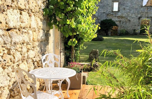 Cumont Casa | Estancia tranquila en el Gîte del Château Des Fours, en un entorno histórico en Cumont