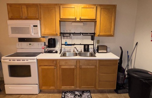 Geneseo Apartamento | Peaceful Study 1-bedroom apartment in brilliant Geneseo with WiFi