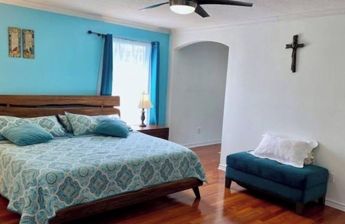 Meadows Place Casa | Peaceful Suburban Escape