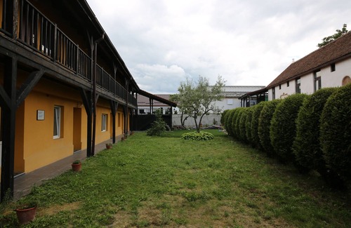 Vladeni Casa | Peaceful Village Stay at Transylvanian Nest – just minutes from Brașov