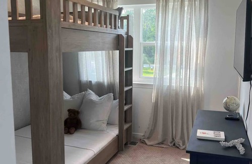 Lillian Casa | Peaceful waterfront getaway !!