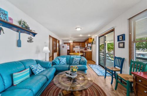 Gravois Mills Casa | PEACEFUL WATERS