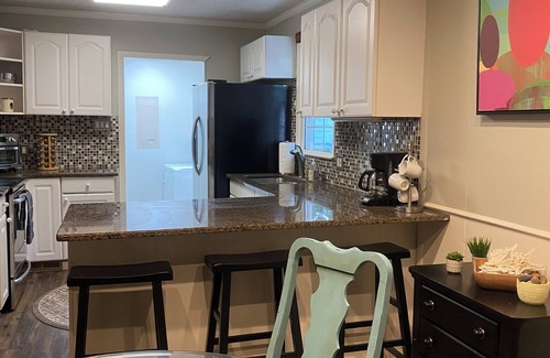 Peachtree City Casa | Peachtree City Ranch with full basement mother-in-law apartment.