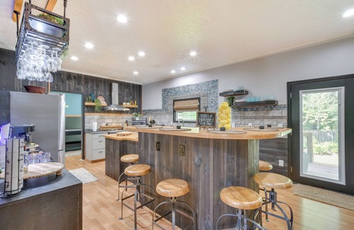 Vass Casa | 'Peacock Landing' in Vass: Game Room & Shared Pool