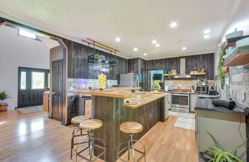 Vass Casa | 'Peacock Landing' in Vass: Game Room & Shared Pool