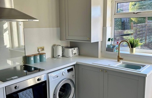 Chesterfield Casa | Peak District - 2 Beds - Sleeps 4 - Pet Friendly