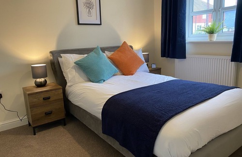 Giltbrook Casa | Peak House | Stylish 3 Bed 2 Bath Town House | Sleeps 5