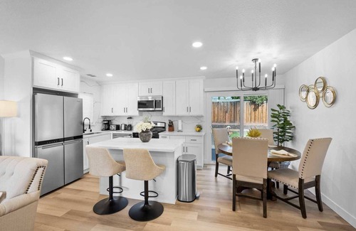 East San Jose Casa | Pearl Haven Retreat on Lochner Dr #42069
