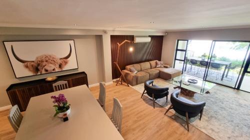 Cape Winelands Cabina | Pearl Valley Golf Lodge - loadshedding free