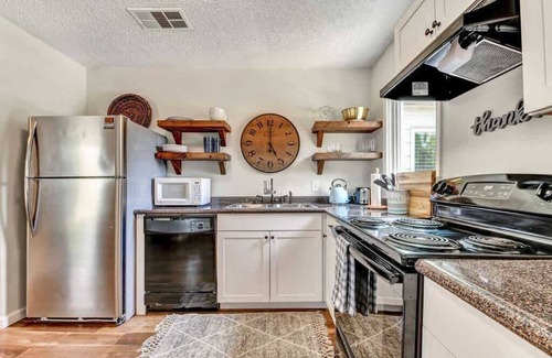 Dean Highland Casa | Pecan Hill House Summ