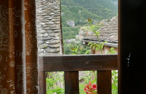 Sainte-Enimie Casa | Pedestrian center, upstairs apartment and use of entire house