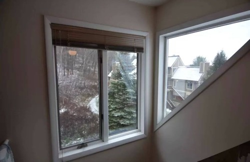 Clymer Condominio | Peek' n Peak, Camelot Loft Condo, Clymer, NY, 250 Yards to Chair 8, Sleeps 14