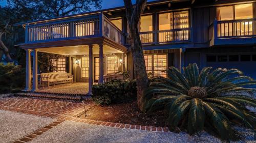 Oceanside Casa | Peek-of-Blue
