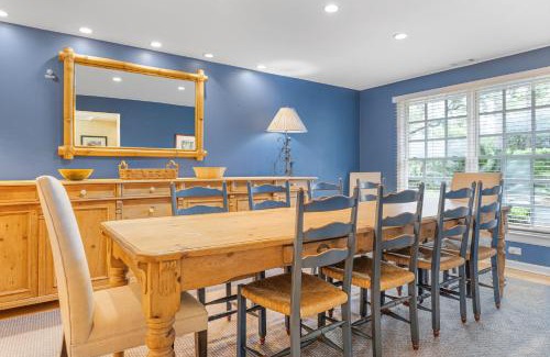 Oceanside Casa | Peek-of-Blue