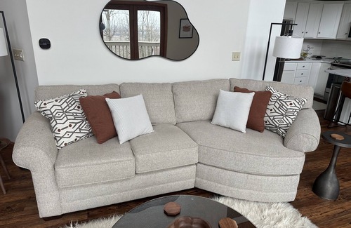 Clymer Condominio | Peek’n Peak Ski Resort 3+bed 3 bath Condo, updated 2,00O sq feet walk to slopes
