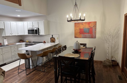 Clymer Condominio | Peek’n Peak Ski Resort 3+bed 3 bath Condo, updated 2,00O sq feet walk to slopes