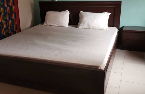 Ngleshi Amanfro Casa | Peemens Guesthouse