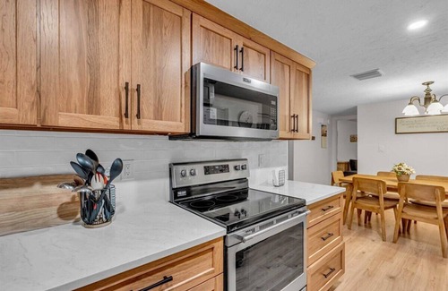 Alta Vista Casa | Pelican Cove - 3/2 Private Backyard Heated Pool