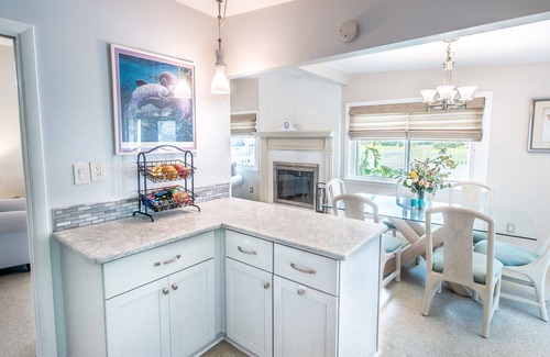 Painters Walk Casa | Pelican's Coastal Retreat: Steps to the Beach and Private Pool!n