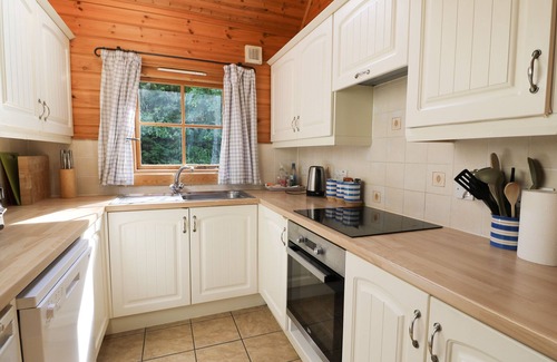 Presteigne Cabaña | PEN Y CLAWDD, pet friendly, character holiday cottage in Presteigne