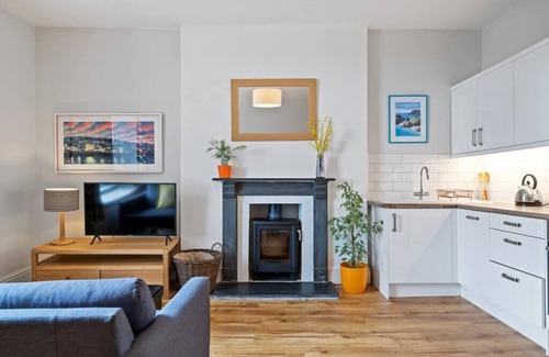 Maenporth Apartamento | Pendennis - Bright Victorian flat, sea views, close to beach