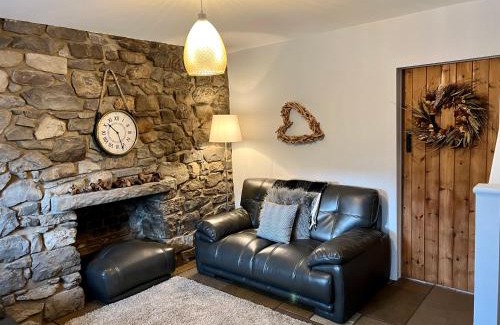 Penderyn Casa | Penderyn Cottage Waterfall Country Brecon Beacons