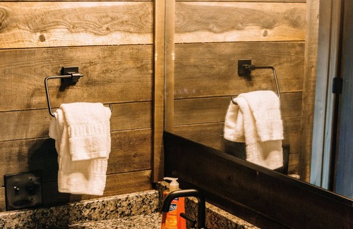 Last Chance Cabina | Pendleton Pointe Cabin #B