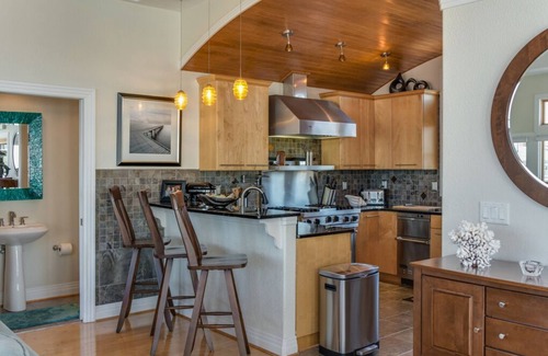 Manteo Casa | Peninsula 01: Private Saltwater Pool, Spa, Canal front w/ 10 feet of dock space