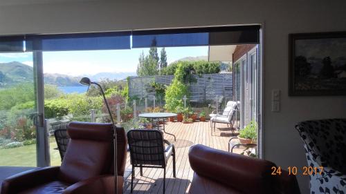 Kelvin Heights Casa | Peninsular Lakefront