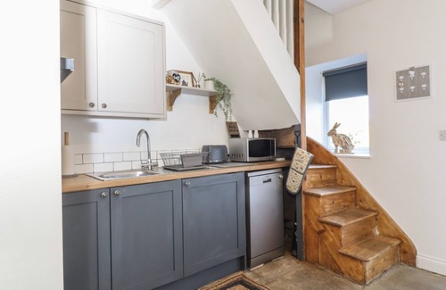 Oxenhope Cabaña | PENISTONE VIEW, pet friendly, character holiday cottage in Oxenhope