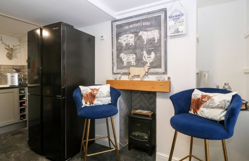 Rhyd-y-clafdy Cabaña | PENNANT COTTAGE, pet friendly, with a garden in Llithfaen