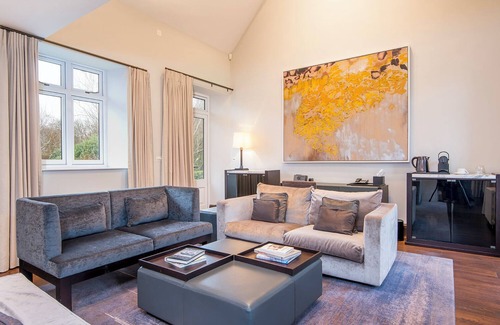 St Davids Cabaña | Penrhiw Priory, Holiday Cottage St Davids, Sleeps 16, 8 bedrooms, bathrooms