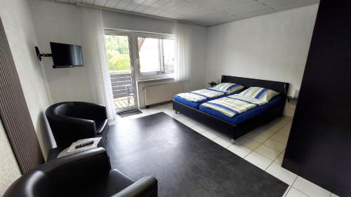 Sankt Aldegund Apartamento | Pension Mosella , Wohnung mit Balkon und Moselblick