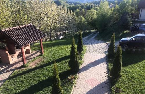 Poiana Marului Casa | Pensiunea 7 Brazi