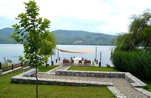 Eselnita Casa | Pensiunea Casa Mircea & Restaurant