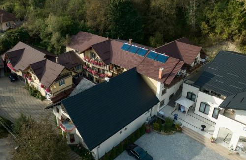 Vadu Izei Casa | Pensiunea Marinela