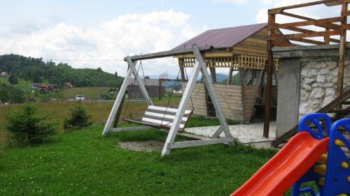 Sirnea Casa | Pensiunea Pui de Urs Sirnea