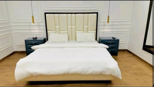 Lahore Apartamento | Penta Square Luxury 1 bed Apartment phase 5 DHA Lahore