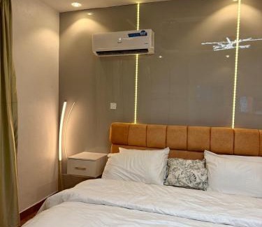 Lagos Apartamento | Pentagon by Riz Royalty Homes