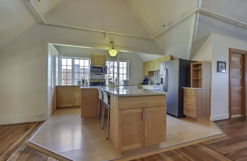 New Tacoma Apartamento | Penthouse Apartment in an 1890 Mansion